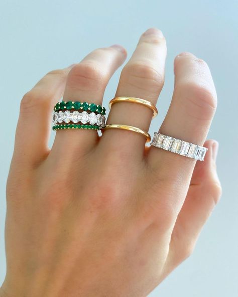 Good Stone on Instagram: “See, all bands DOES work. 😍 Featuring a few of our NEW Green Emerald stackable rings for a mixed diamond+emerald ring stack. Can you dig…” Shared Prong Wedding Band, Emerald Eternity Band, Diamond Centerpiece, Oval Cut Diamond Rings, Big Engagement Rings, Prong Ring, Buy Jewellery Online, Oval Engagement, Big Diamond