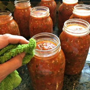 Pasta Sauce Canning, Pasta Sauce Canning Recipe, Can Spaghetti Sauce, Canning Pasta Sauce, Spegetti Sauce, Canning Homemade Spaghetti Sauce, Homemade Canned Spaghetti Sauce, Crockpot Spaghetti Sauce, Hot Water Bath Canning