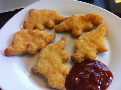 Signs you love chicken nuggets...this is my life Chicken Nuggets, Infp, Pretty Food, Tater Tot, Cute Food, Aesthetic Food, Nom Nom, Jelly, Food And Drink