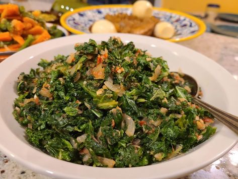 Gomen Wat – (Ethiopian Collard Greens) - African Food Network Gomen Wat Recipe, Ethiopian Collard Greens Recipe, Ethiopian Food Recipes, Bulgur Recipes, Ethiopian Cuisine, Collard Greens Recipe, Spiced Butter, Ethiopian Food, Global Food