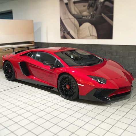 Lamborghini Aventador Super Veloce coupe painted in Rosso Bia  Photo taken by: @alan_bale_lamborghini on Instagram Lamborghini Pics, Lamborghini Sv, Carros Lamborghini, Tmax Yamaha, Gtr Car, Fast Sports Cars, High End Cars, Lamborghini Cars, Built Truck