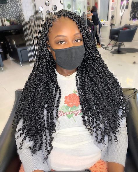 Passiontwists Hairstyles, Queens Hairstyles, Bts Hairstyle, Passion Twists, Cruise Pictures, Feed In Braids Hairstyles, Hair Twist, Quick Weave Hairstyles, Protective Hairstyle