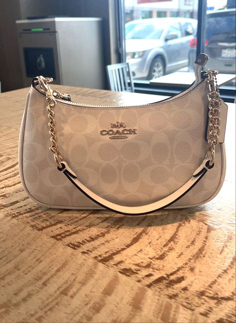 Shoulder bag, white purse, purse aesthetic, gen z fashion, fashion, luxury fashion, fashion aesthetic, shopping, shopping aesthetic Tas Coach, Coach Teri Shoulder Bag, Shoulder Bag Outfit, Trendy Purses, Luxury Bags Collection, Handbag Essentials, Girly Bags, Fancy Bags, Luxury Purses