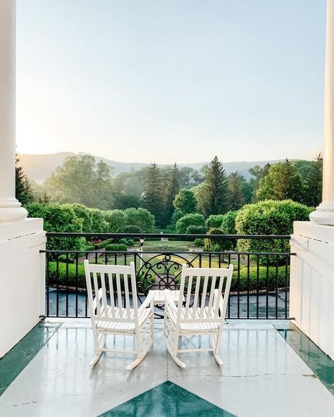 The Greenbrier Day Tripper | #simplyGBV The Greenbrier Resort, Southern Cocktail, Greenbrier Resort, The Greenbrier, Sulphur Springs, Spa Experience, Southern Style, Resort Spa, West Virginia