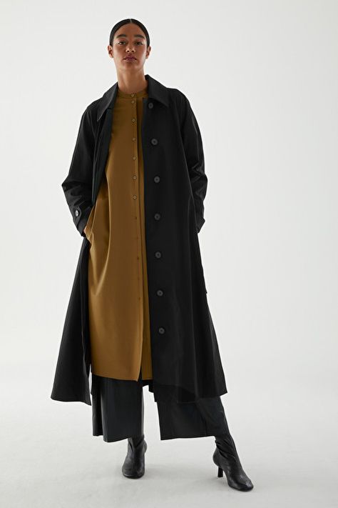 ORGANIC COTTON OVERSIZED TRENCH COAT - Black - Coats - COS GB Oversized Trench, Khaki Trench, Transitional Dressing, Oversized Trench Coat, Black Trench Coat, Oversized Shirt Dress, Wool Coat Women, Belted Trench Coat, Trench Coat Black