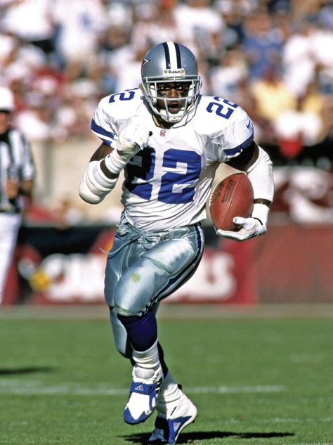 One of the greatest running backs of all time, Emmitt Smith. Emmit Smith, Dallas Cowboys Images, Cowboys Players, Dallas Cowboys Players, Dallas Cowboys Football Team, Emmitt Smith, Texas Sports, How Bout Them Cowboys, Vince Lombardi