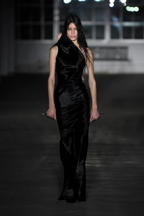 Ludovic De Saint Sernin Fall 2024 Ready-to-Wear Runway, Fashion Show & Collection Review [PHOTOS] Ludovic De Saint Sernin, Holy Matrimony, Show Collection, Fashion Show Collection, Dark Fashion, Fall 2024, Designer Wear, Couture Fashion, New York Fashion Week