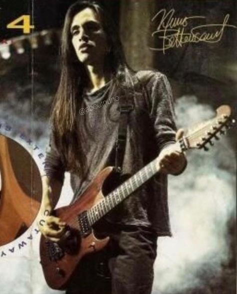 🌹 _ #nunobettencourt #nunobettencourtofficial #nunobettencourtsignature #music #musician #musiclover #guitar #guitarist #guitarlover… Baggy Witch Outfit, 80's Hair, Nuno Bettencourt, 80s Hair Bands, Dream Man, Rock Baby, Witch Outfit, Hair Bands, Alternative Outfits