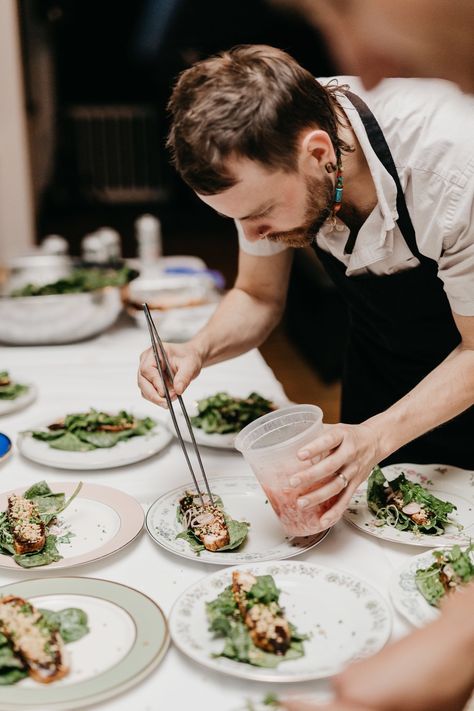 Chef Working, Catering Photoshoot, Chef Branding Photos, Private Chef Wedding, Private Dinner, Chef Photoshoot, Chef Cooking, Chef Photography, Private Chef Dinner