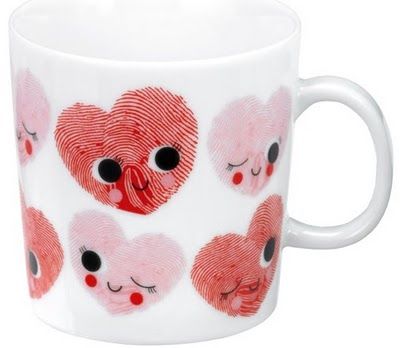 fingerprint heart mug Valentine Pottery, Thumbprint Heart, Fingerprint Heart, Sweet Illustration, Painting Pottery, Painted Ceramics, Heart Mug, Hand Prints, Paint Your Own Pottery