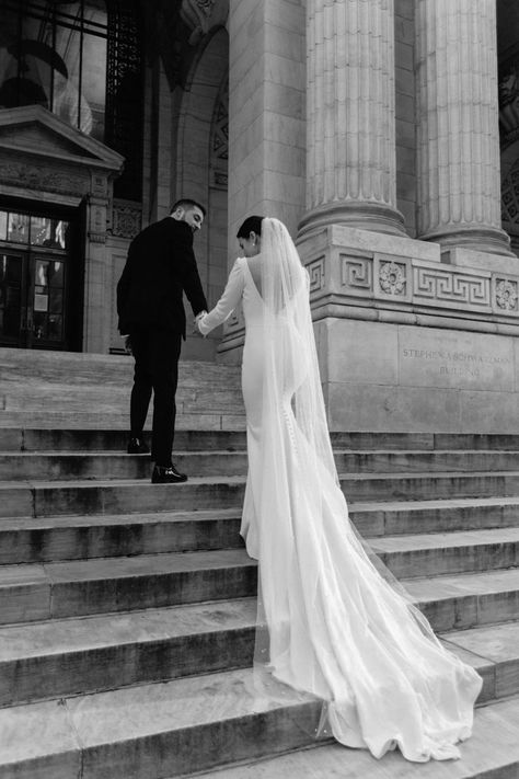 Church Wedding Photos, Wedding Portrait Poses, Wedding Picture Poses, Wedding Photography Styles, Wedding Couple Poses, Photography Styles, Wedding Pic, Wedding Photo Inspo, Wedding Photos Poses