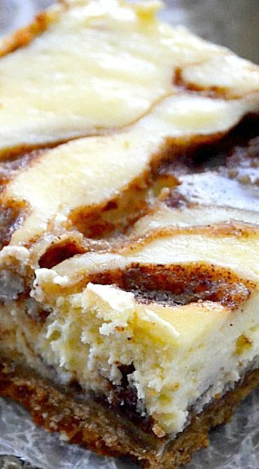 Cinnamon Roll Cheesecake Bars, Roll Cheesecake, Cinnamon Roll Cheesecake, Savory Cakes, Potluck Desserts, Wedding Dessert, Bar Cookies, Cake Bars, Cheesecake Bars