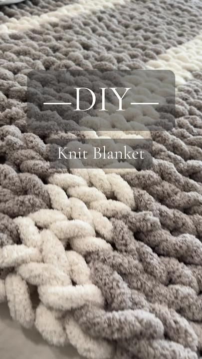 KeepingUpWithTheKolanowskis on TikTok Big Yarn Blanket, Chunky Blanket Pattern, Yarn Projects Crochet, Finger Knitting Projects, Chunky Crochet Blanket Pattern, Diy Knit Blanket, Diy Knit, Hand Knitting Diy, Finger Crochet