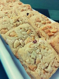 Cashew Nut Cookies, Cookies Recipes Indian, Eid Biscuits, Walnut Fudge Recipe, Burfi Recipe, Nut Cookies, Eggless Recipes, Biscotti Cookies, Eggless Baking