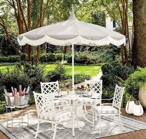 Umbrella With Fringe, Outdoor Umbrella Stand, Outdoor Living Furniture, Round Dining Set, Backyard Diy Projects, Solar Lanterns, Diy Landscaping, Backyard Projects, Outdoor Umbrella