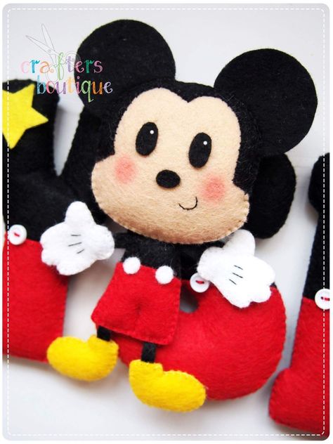 Disney Felt Ornaments, Mickey Mouse Doll, Name Garland, Fe Gifts, Felt Kids, Disney Christmas Decorations, Felt Crafts Patterns, Felt Gifts, Mickey Party