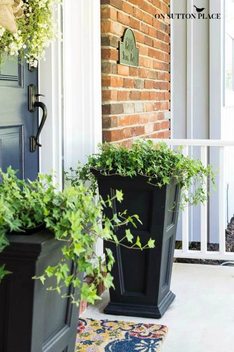 5 Easy Ways to Refresh your Front Door from onsuttonplace.com Tropical Planters, Blush And Gold Bedroom, Patriotic Porch Decor, Galvanized Wash Tub, Front Door Planters, Patriotic Porch, Front Porch Planters, Flower Containers, Thistlewood Farms