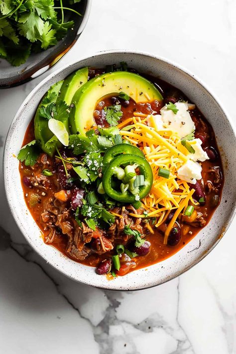 Chili Recipe With Beef Chunks, Chilli Dinner Ideas, Chilli Con Carne Slow Cooker, Recipe For Cold Weather, Healthy Chilli Con Carne, Slow Cooker Chilli Con Carne, Cold Weather Meals, Slow Cooked Chilli, Slow Cooker Chilli