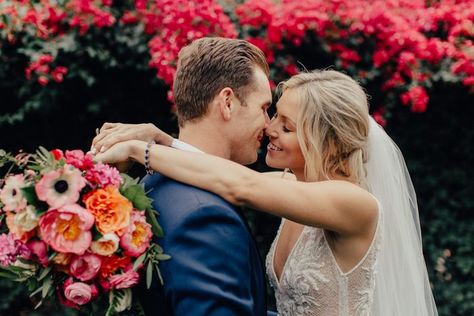 Colorful and Classy Palm Springs Wedding at The Bougainvillea Estate | Junebug Weddings Modern Diy Decor, Coachella Pool Party, Wedding On Film, Orange And Pink Wedding, Flora Bridal, Bright Wedding Flowers, Palm Wedding, Curated Wedding, Pink Palette