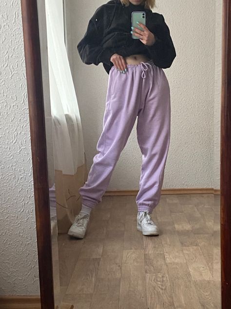 Purple Masculine Outfits, Purple Style Aesthetic, Soft Purple Outfit, Dark Purple Aesthetic Outfit, Purple Tshirt Outfits, Purple Sweatpants Outfit, Purple Clothes Aesthetic, Sweatpants Outfit Ideas, Ninja Pants