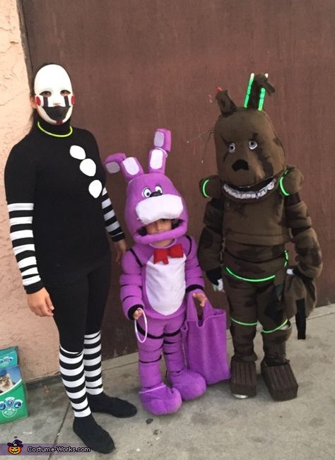 Five Nights At Freddy's Halloween, Five Nights At Freddy's Foxy, Foxy Costume, Freddy Costume, The Puppet Master, Fnaf Springtrap, Fnaf Costume, Video Game Costumes, Fnaf Cosplay