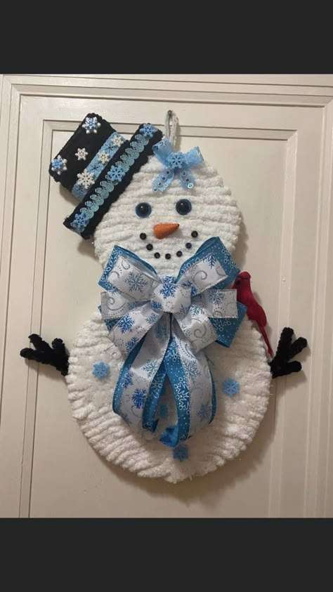 Dt Snowman Wreath Form, Loopy Yarn Snowman Wreath, Snowman Christmas Wreath, Dollar Store Snowman Wreath, Snowman Wreaths For Front Door, Snowman Wreath Ideas, Snowman Wreath Diy, Snowman Wreaths, Christmas Wreath Craft