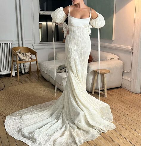 Wedding Dress With Tulle Sleeves, Dress With Tulle Sleeves, Wedding Dress With Tulle, Spring Summer Wedding, Dress With Tulle, Tulle Sleeves, Back Wedding Dress, Lace Bridal, Summer Wedding Dress