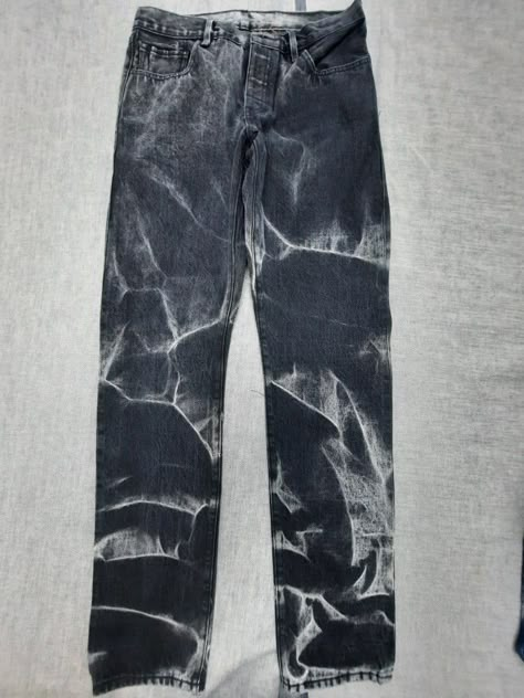 Jeans Advertising, Denim Aesthetic, Denim Washes, Denim Diy Clothes, Cargo Shorts Women, Bleached Jeans, 90s Fashion Grunge, Denim Inspiration, Concept Clothing