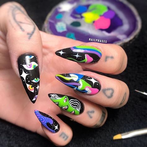 🌈 n e o n 🌌 galaxies Rainbow unicorn mushroom LSD DMT Nail art Rave Nails, Summer Nails Ideas, Cartoon Nails, Rainbow Nail, Witch Nails, Halloween Beauty, Hippie Nails, Punk Nails, Vintage Nails