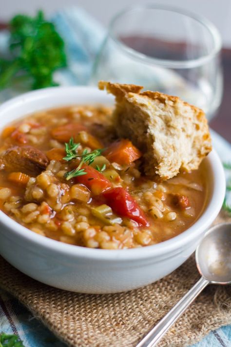 Vegetable Barley Soup, Vegetarian Soups, Vegan Beef, Beef Barley, Beef Barley Soup, Vegetarian Foods, Meatless Mondays, Barley Soup, Vegan Soups