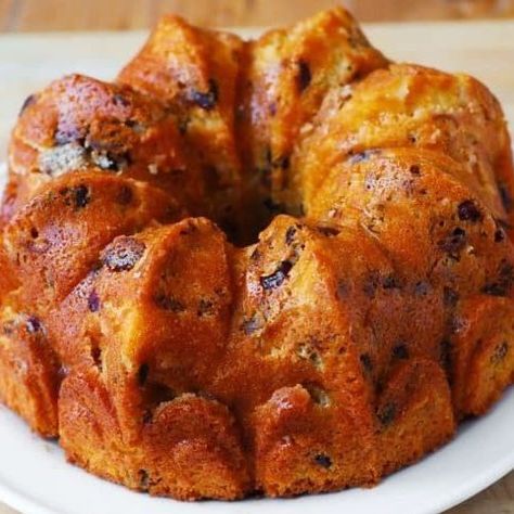 Thanksgiving Cranberry Apple Pecan Bundt Cake #thanksgiving #thanksgivingcake #holidaycake #sponsored #applecake #pecancake #pecans #apples #bundtcake Apple Pecan Bundt Cake, Pecan Bundt Cake, Cake With Pecans, Easy Bundt Cake Recipes, Bundt Recipes, Easy Bundt Cake, Apple Bundt Cake, Buttermilk Cake, Thanksgiving Cakes