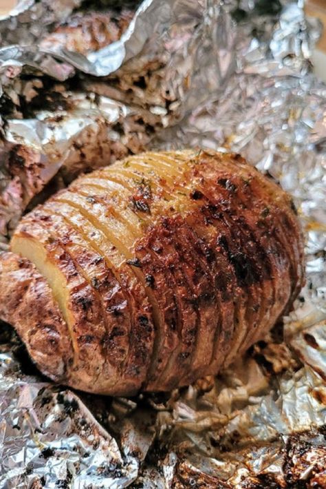 Thinly sliced tender, crispy and buttery ... it's next level baked #potato! #BBQ #barbecue Potatoes On Bbq, Potato Bbq, Sliced Baked Potatoes, Baked Potato Slices, Food Recipes Easy, Hasselback Potatoes, Grilled Potatoes, Yukon Gold Potatoes, Baked Potatoes