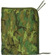 A few reasons why I feel that anyone focussed on preparedness and enjoying the outdoors, should add one of these magical "woobie" blankets to their kit. Poncho Liners, Military Poncho, Sleeping Outside, Outdoor Gadgets, Snuggle Blanket, Camping Bed, Woodland Camo, Digital Camo, Camping Blanket