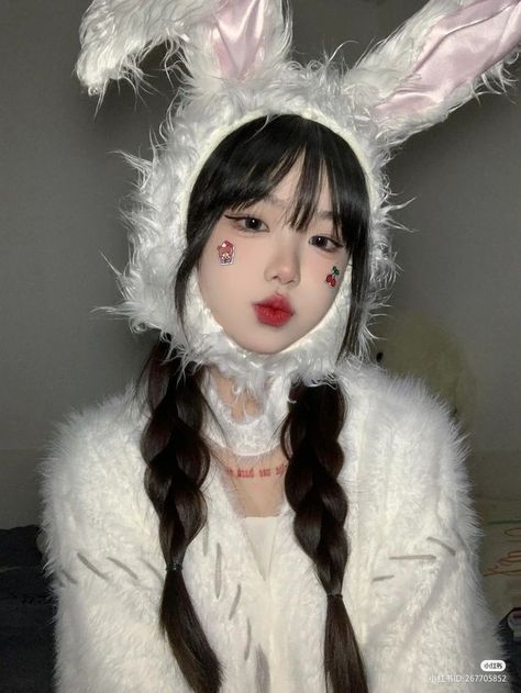 Bunny Ears Hat, Bunny Outfit, Ear Hats, Instagram Girls, Bunny Ears, Couple Drawings, Couple Cartoon, Bunny Ear, Selfie Poses