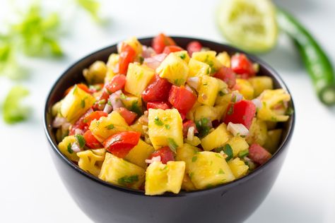 Pineapple Tomato Salsa Recipe Pineapple Tomato Salsa, Salsa Recipe For Canning, Pineapple Tomato, Pineapple Salsa Recipe, Tomato Salsa Recipe, Cowboy Caviar, Pineapple Salsa, Salsa Recipe, Summer Dinner