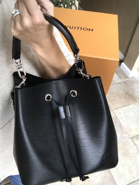 Louis Vuitton NeoNoe Bag in Epi Leather Louis Vuitton Neonoe Black, Black Leather Louis Vuitton Bag, Louis Vuitton Epi Leather Bags, Neonoe Louis Vuitton, Bucket Bags Outfit, Louis Vuitton Cosmetic Bag, Louis Vuitton Outfit, Louis Vuitton Necklace, Lv Neonoe