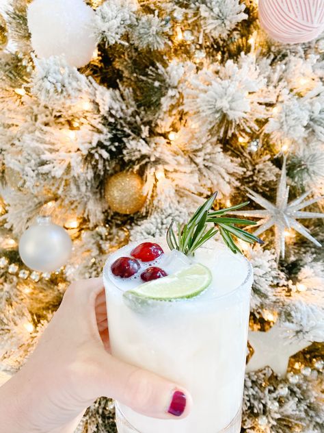 White Christmas Margaritas - Carolina Charm Christmas Margarita Recipe, Christmas Margaritas, White Christmas Margarita, Holiday Margaritas, Christmas Margarita, Easy Margarita Recipe, Christmas Drinks Alcohol Recipes, Christmas Drinks Recipes, Christmas Drinks Alcohol