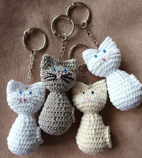 Kat Haken, Knitting Patterns Free Dog, Crochet Rings, Gifts For Cat Lovers, Crochet Keychain Pattern, Adorable Crochet, Crochet Amigurumi Free Patterns, Cat Keychain, Crochet Clutch