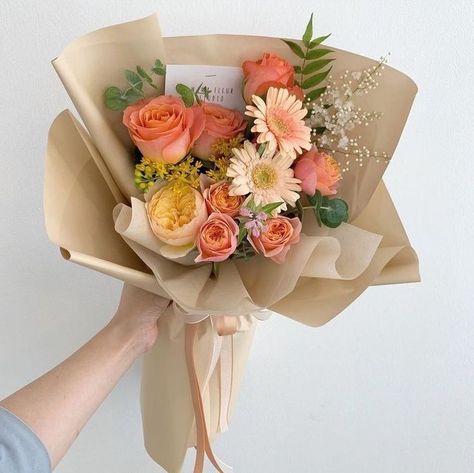 Flower Bouquet Diy, Boquette Flowers, A Bouquet Of Flowers, Flowers Bouquet Gift, Bouquet Wrap, Bouquet Arrangements, Flower Therapy, Beautiful Bouquet Of Flowers, Beautiful Flower Arrangements