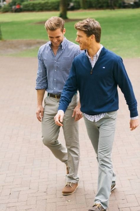 Mens Preppy Outfits, Boat Shoes Fashion, Preppy Mode, Adrette Outfits, Stile Preppy, Preppy Boys, White Jeans Men, Preppy Mens Fashion, Preppy Men