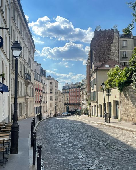 Paris Buildings, Manifesting Board, Paris Architecture, European House, Living In Paris, Paris Paris, City Life, Dream Life, Beautiful Places