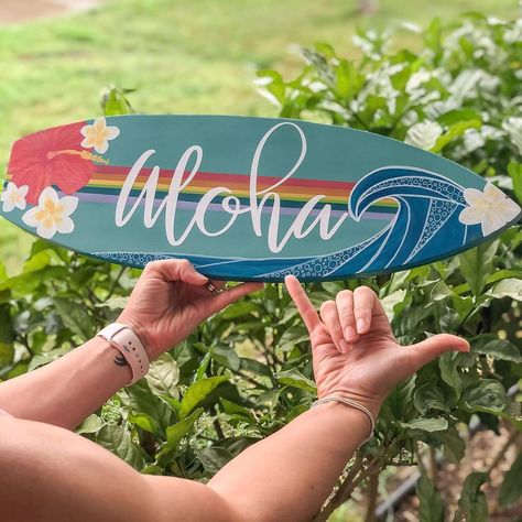 Mini Surfboard, Tiki House, Surfboard Art Design, Surfboard Painting, Surfboard Decor, Beachy Room, Custom Surfboards, Hawaii Art, Surfboard Art