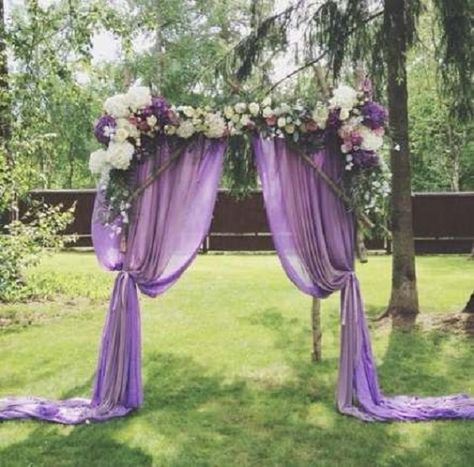 Wedding Arch Purple, Backdrop Purple, Wedding Flower Guide, Violet Wedding, Wedding Ceremony Ideas, Wedding Arch Flowers, Arch Flowers, Wedding Ceremony Backdrop, Purple Wedding Flowers