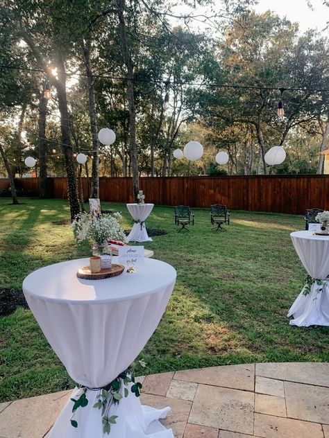 Backyard Engagement Party Table Decor, Backyard Engagement Party Decorations, Engagement Party Brunch, Backyard Engagement Party, Engagement Party Bbq, Garden Engagement Party, Outdoor Engagement Party, Engagement Party Table, Engagement Party Decorations Diy