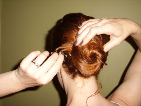 How to Use the Spin Pin to Create an Easy Updo Spin Pin, Tortoise Hair, Gym Hairstyles, Easy Bun Hairstyles, Twist Styles, Easy Updos, Fashion And Beauty Tips, Hair Affair, French Hair