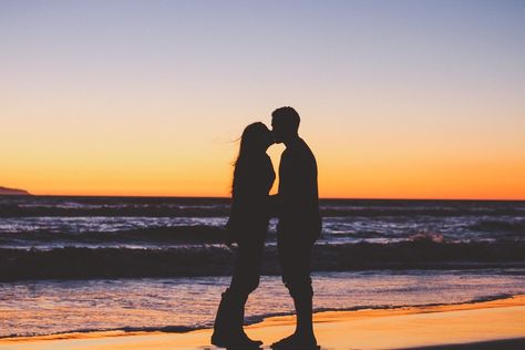 Boyfriend And Girlfriend Wallpaper, Girlfriend Wallpaper, Interfaith Relationship, Kiss Day Images, Online Marriage, Love You Husband, Boyfriend And Girlfriend, Summer Romance, Valentine Photography