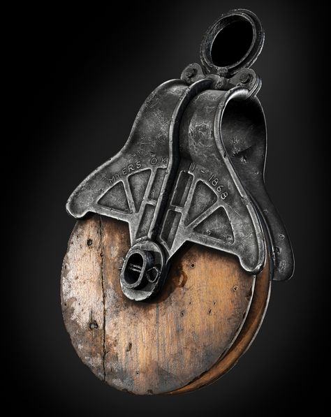 Old Pulley, Thiago Souza on ArtStation at https://www.artstation.com/artwork/e0nLgX Steampunk Workshop, Metal Props, Hard Surface Modeling, Props Concept, Props Art, Character Model Sheet, Old Metal, Game Props, Wooden Texture