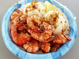 Well worth the plane ticket just to have some North Shore Garlic Shrimp Best Garlic Butter, Shrimp Scampi Recipe, Hawaii Food, Tofu Dishes, Garlic Butter Shrimp, Butter Shrimp, Island Food, Hawaiian Food, Shrimp Scampi