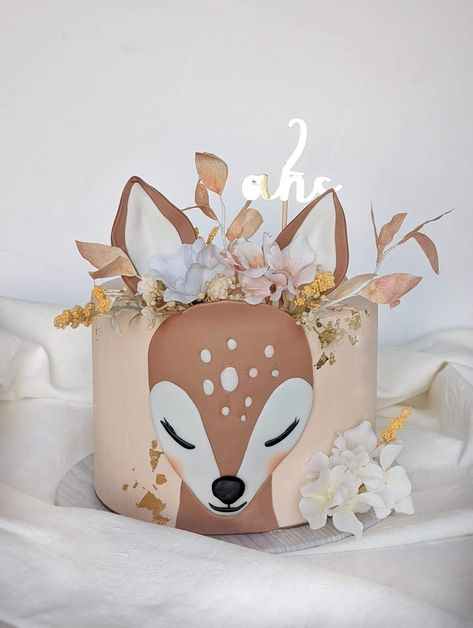 Deer Cake Ideas, Bambi Cakes Girl, Deer Cake, Deer Birthday, Deer Cakes, Creative Cake Decorating, 3d Cake, Baby Deer, Girl Cakes