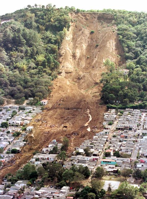 Deforestation- This landslide in El Salvador in 2001, was caused after severe deforestation weakened the land. When an earthquake struck, the landslide alone killed 585 people in one town Green Environment, Wild Nature, Aragon, Natural Phenomena, Natural Disasters, Amazing Nature, Natural Wonders, Mother Earth, Nature Beauty